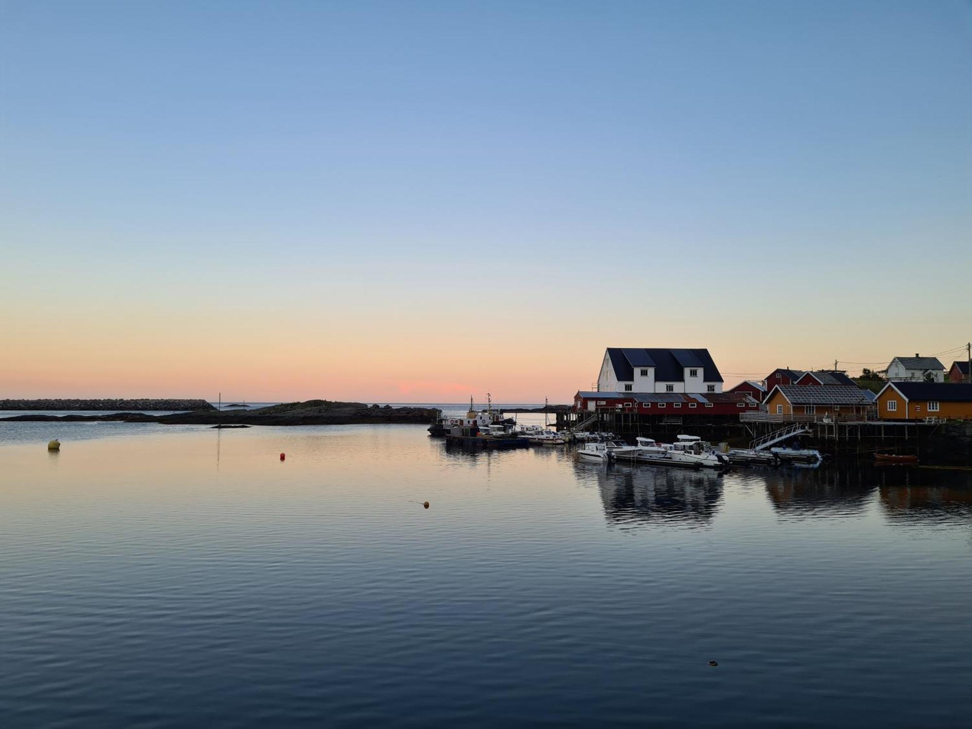 Sørvågen Explorers Cabin Lofoten Edge מראה חיצוני תמונה
